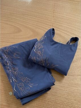 Sweaty Betty Navy Blue Active Set with Metallic Rose Gold Detailing matching set